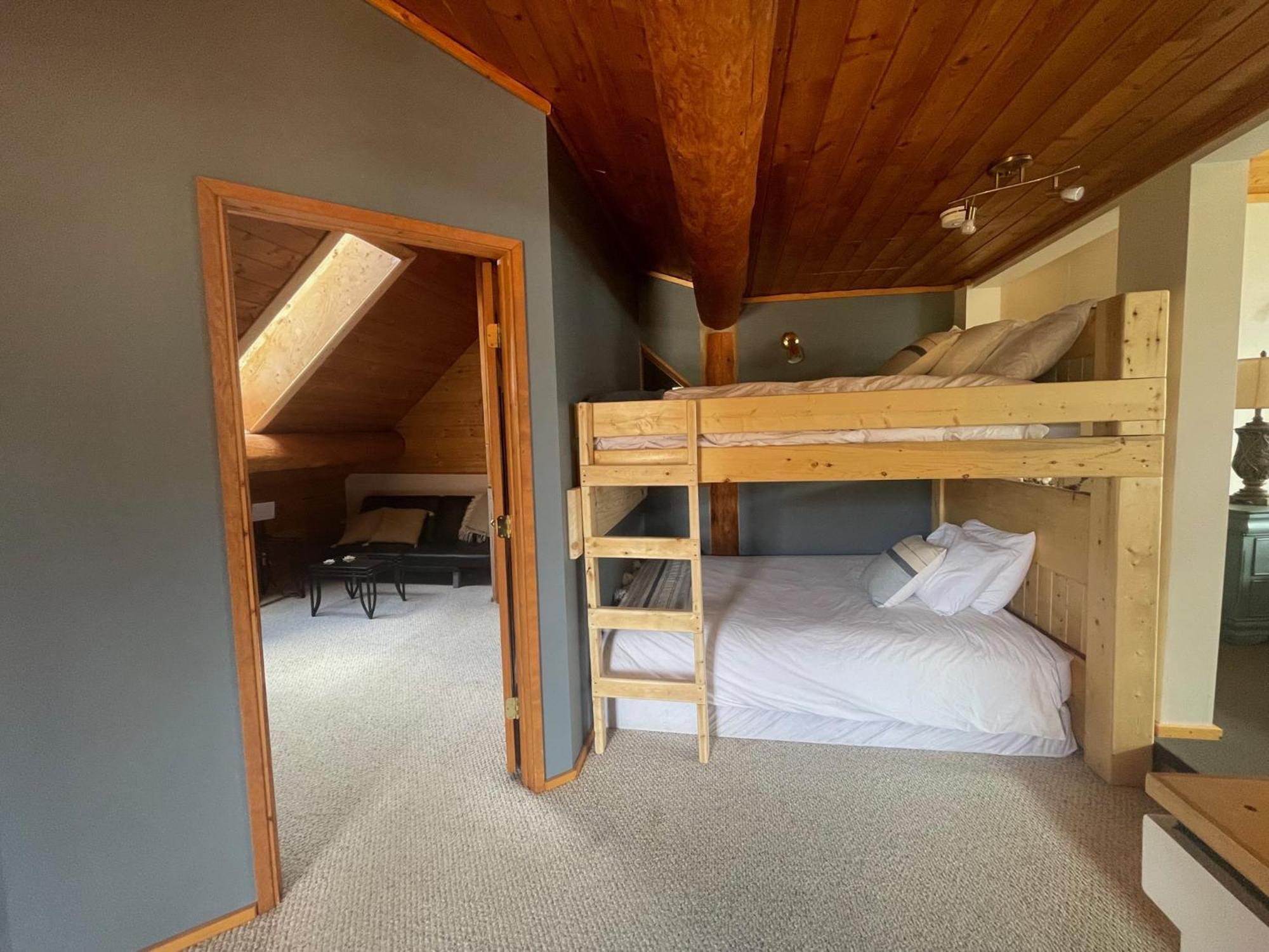 Mount Logan Ecolodge & Retreat Center Haines Junction Exteriér fotografie